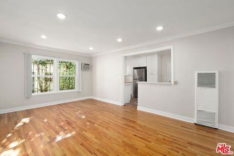 Photo of 827 N Alta Vista Boulevard, Los Angeles, CA 90046 (MLS # 26636761)