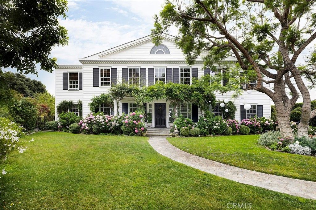 Photo of 1 San Mateo Way, Corona Del Mar, CA 92625 (MLS # NP25125091)