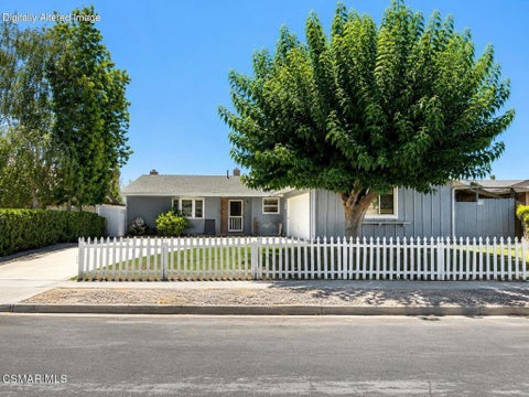 Photo of 204 Knollwood Drive, Newbury Park, CA 91320 (MLS # 226004014)