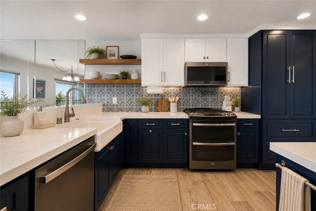 2700 E Panorama Drive 208