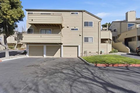 Photo of 3115 Heather Ridge Drive, San Jose, CA 95136 (MLS # ML82036537)
