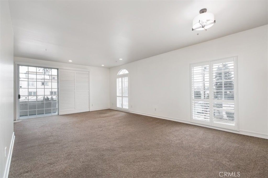 Photo of 1706 Colby Avenue #301, Los Angeles, CA 90025 (MLS # SR25227308)