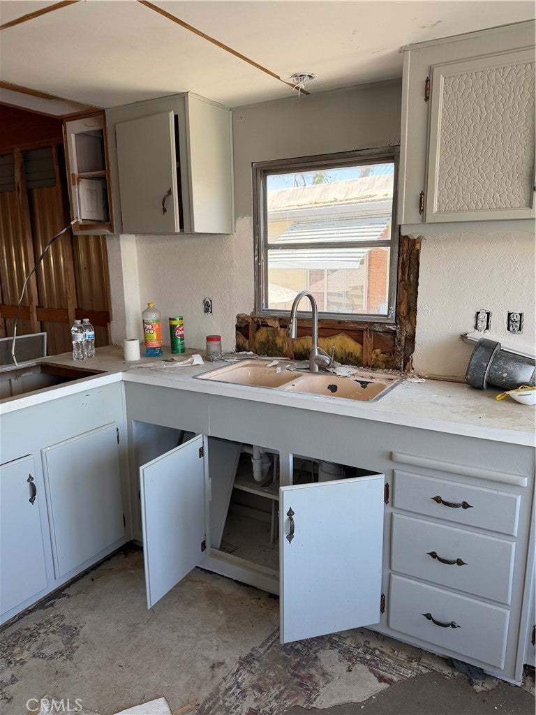 301 E Foothill 6