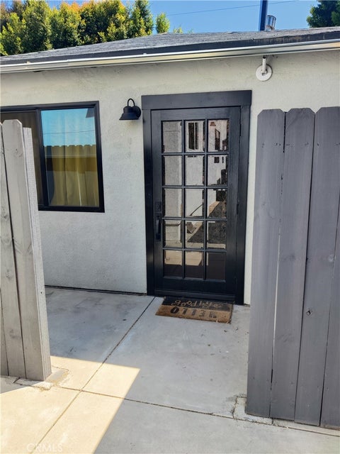 Photo of 2618 S Bentley Avenue, Los Angeles, CA 90064 (MLS # SR26169545)