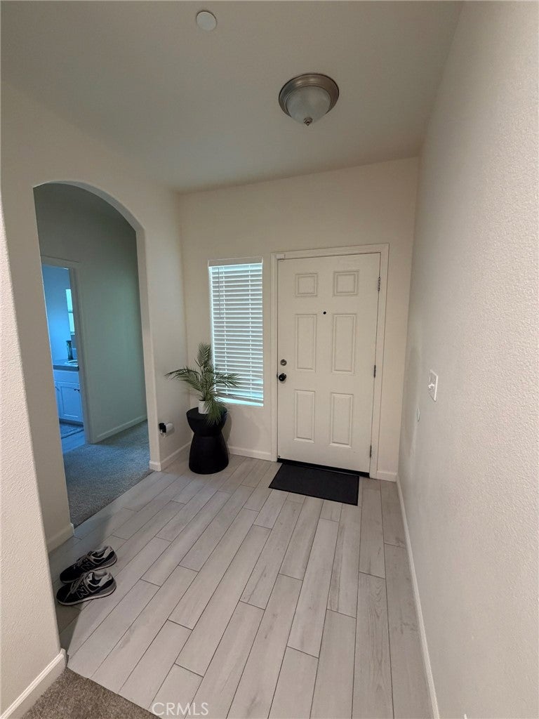 509 W RICHARD Avenue