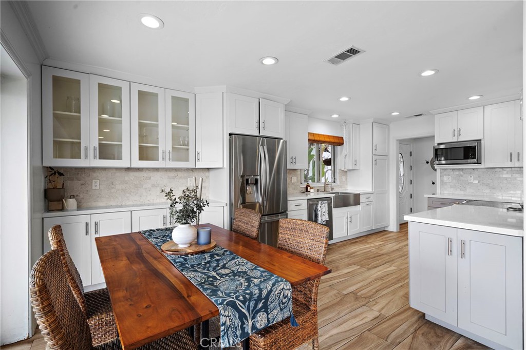 2528 University Drive