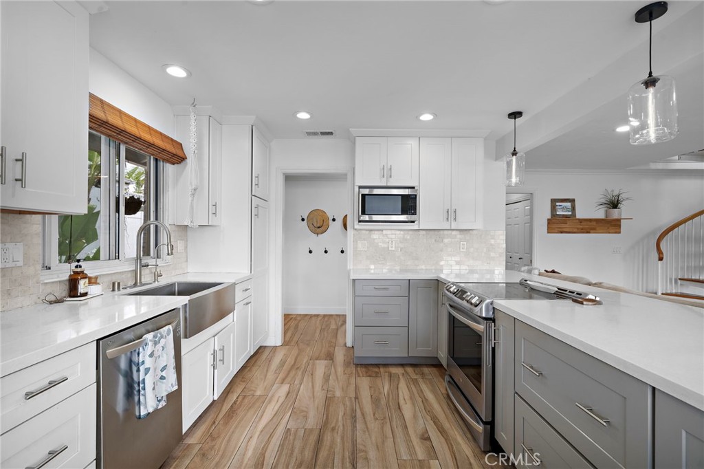 2528 University Drive