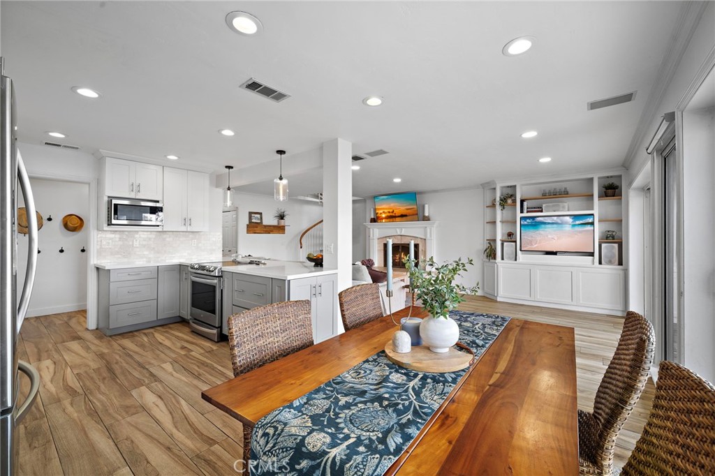 2528 University Drive