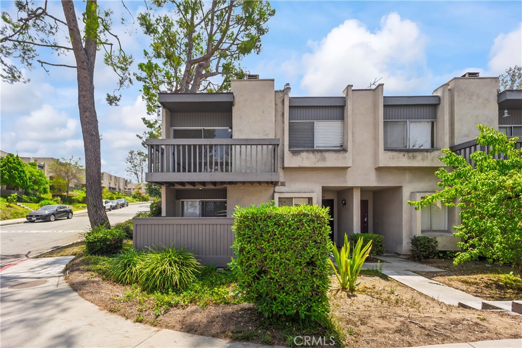 1735 Mountain Terrace Lane