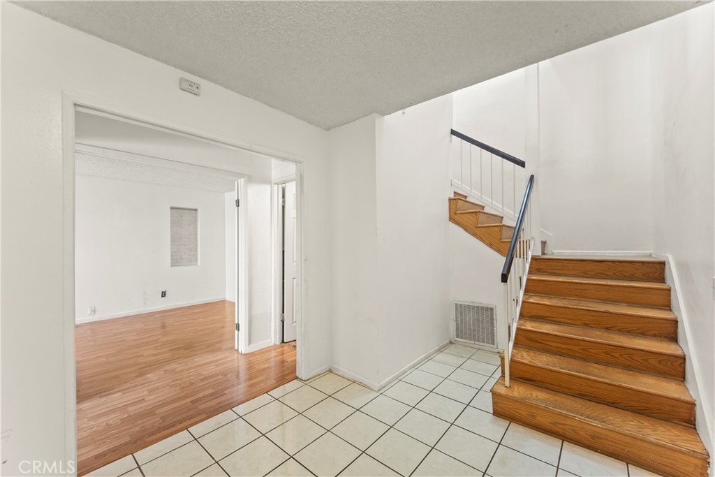 1735 Mountain Terrace Lane