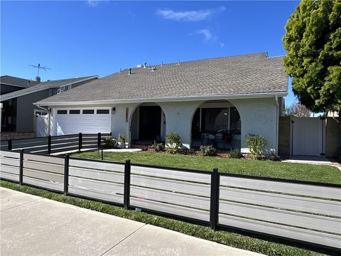 Photo of 20841 Hunter Ln, Huntington Beach, CA 92646 (MLS # PW26025895)