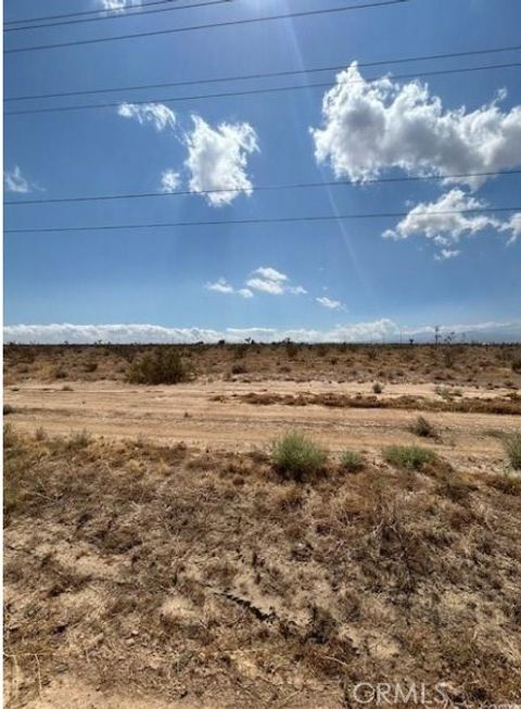 Photo of 223 E Avenue S, Palmdale, CA 93591 (MLS # HD26099883)