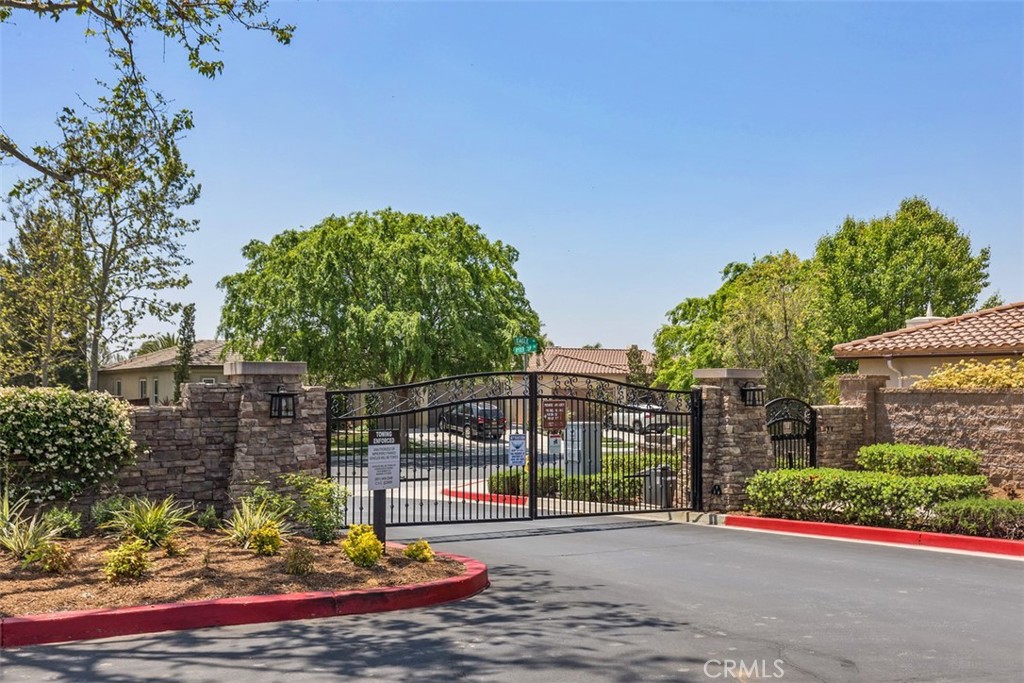 Tournament Hills - Residential