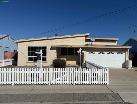Photo of 1613 Manor Blvd BLVD, San Leandro, CA 94579 (MLS # 41151505)