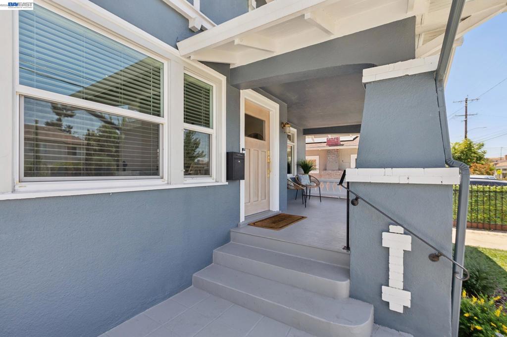 2724 Seminary Ave, Oakland CA 94605