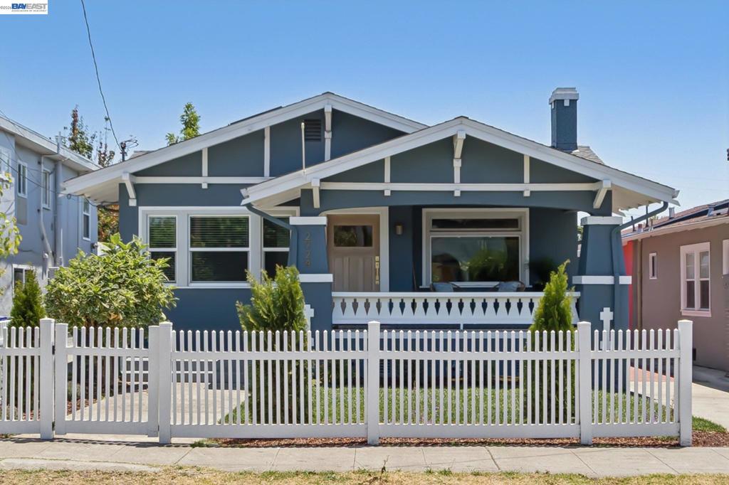 2724 Seminary Ave