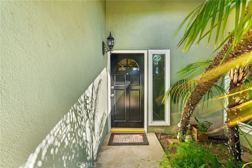 Photo of 300 Alva Ln, Costa Mesa, CA 92627 (MLS # OC26053219)