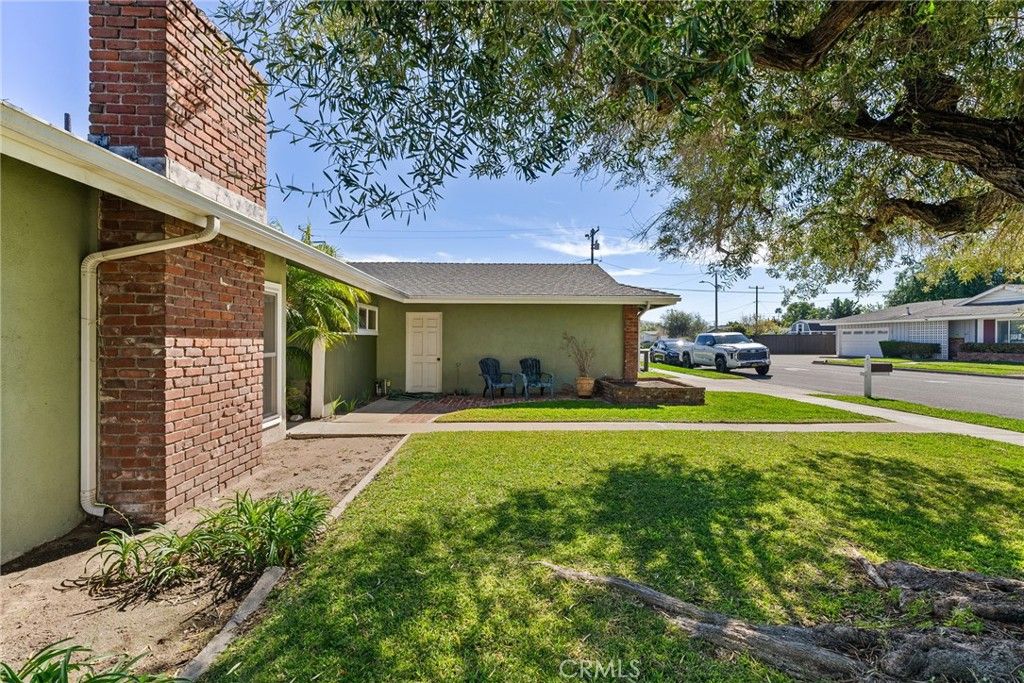 Photo of 300 Alva Ln, Costa Mesa, CA 92627 (MLS # OC26053219)