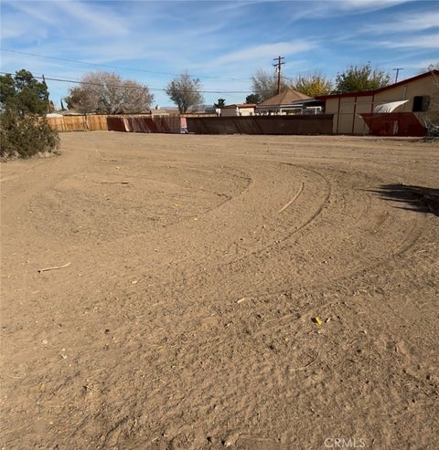 Photo of 0 Vine, Hesperia, CA 92345 (MLS # SW26108656)