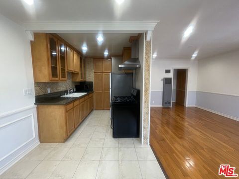 Photo of 1126 N Formosa Avenue #7, West Hollywood, CA 90046 (MLS # 25570819)