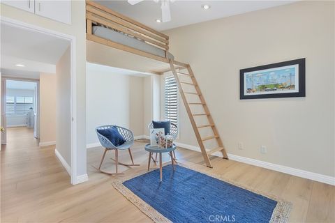 Tiny photo for 105 Aspen Way, Rolling Hills Estates, CA 90274 (MLS # SB25122315)