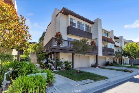 Tiny photo for 105 Aspen Way, Rolling Hills Estates, CA 90274 (MLS # SB25122315)