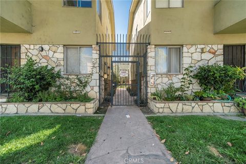 Photo of 2317 Cedar Ave, Long Beach, CA 90806 (MLS # PW26038227)