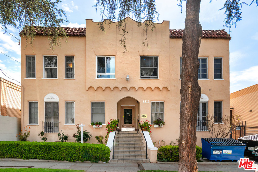 1522 N Mariposa Avenue