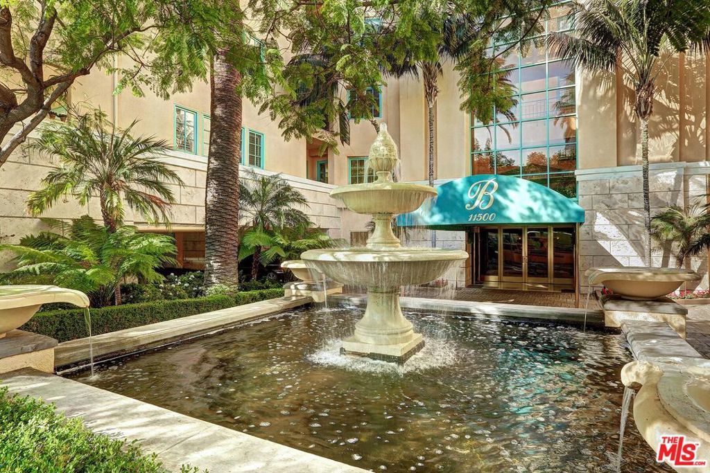 Photo of 11500 San Vicente Boulevard #221, Los Angeles, CA 90049 (MLS # 26632125)