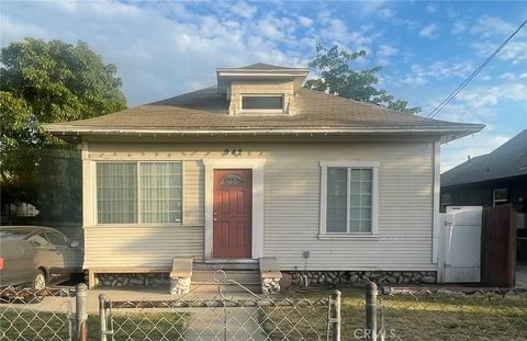 Photo of 942 E 6th Street, Pomona, CA 91766 (MLS # AR25121604) Photo of 942 E 6th Street, Pomona, CA 91766 (MLS # AR25121604)