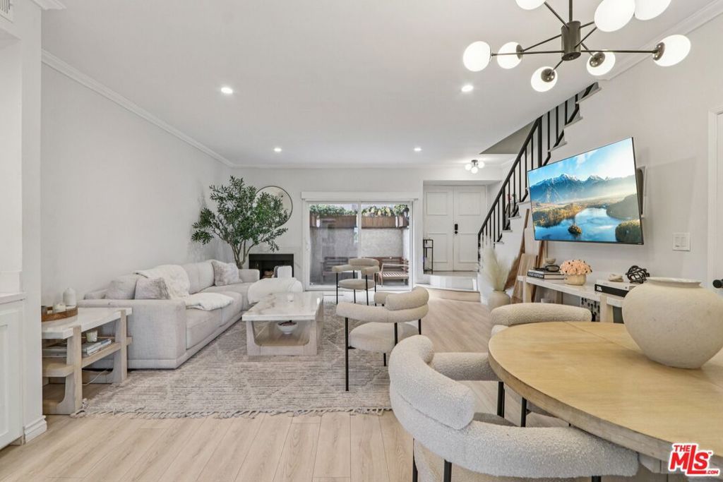 Photo of 5139 Balboa Boulevard #2, Encino, CA 91316 (MLS # 26644229)