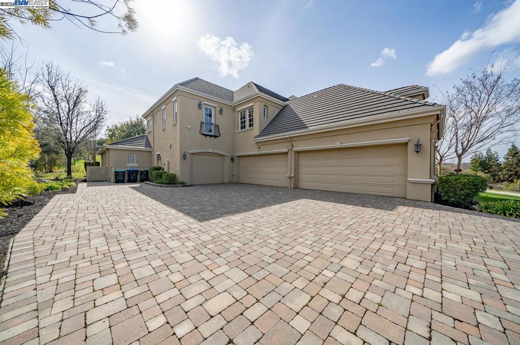 RUBY HILL - Residential