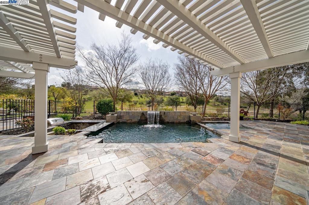 RUBY HILL - Residential