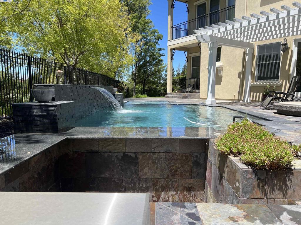 RUBY HILL - Residential