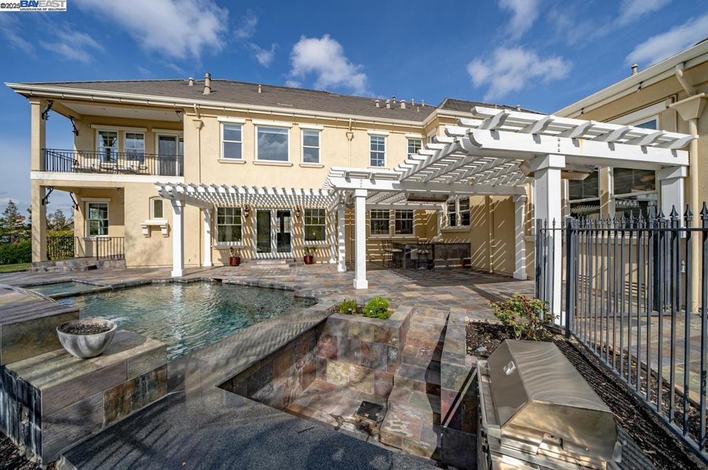 RUBY HILL - Residential