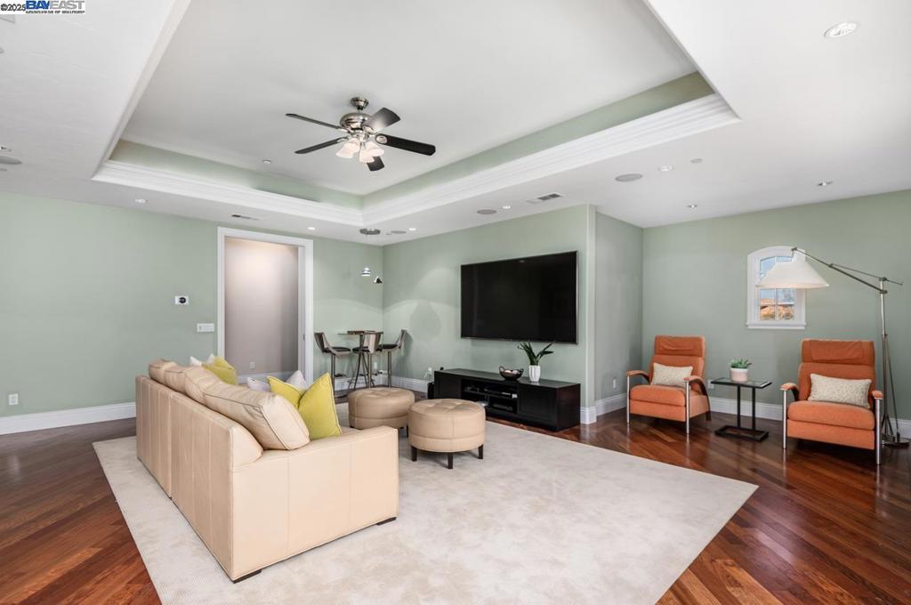 RUBY HILL - Residential