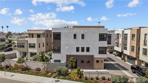 Tiny photo for 1068 Canal Street, Oxnard, CA 93035 (MLS # SR25165010)