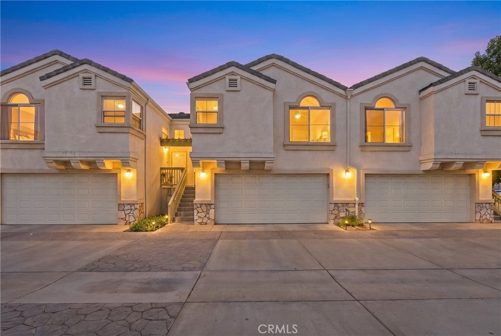3294 W Orange