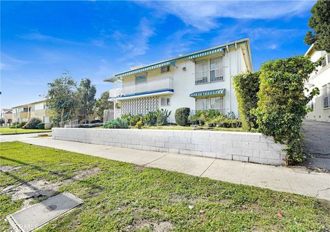 Photo of 1649 S La Brea Ave, Los Angeles, CA 90019 (MLS # PW26037363)