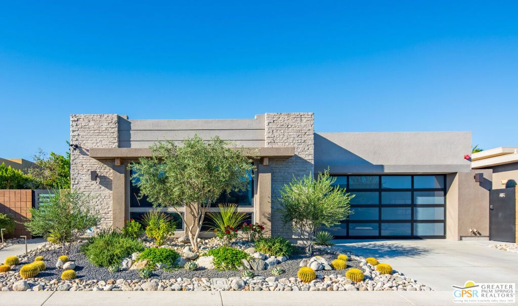 Photo of 4321 Lumina Way, Palm Springs, CA 92262 (MLS # 26648853PS)