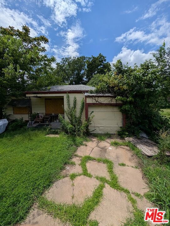 Attention Investors, Developers, and Fix-and-Flip Enthusiasts! Exceptional opportunity to renovate and either reside or resell. This property is a true fixer with incredible potential, located in a prime area near freeway access and everyday conveniences. Whether you're looking to create your dream home or capitalize on a profitable flip, this location delivers. Drive by anytime and envision the possibilities!