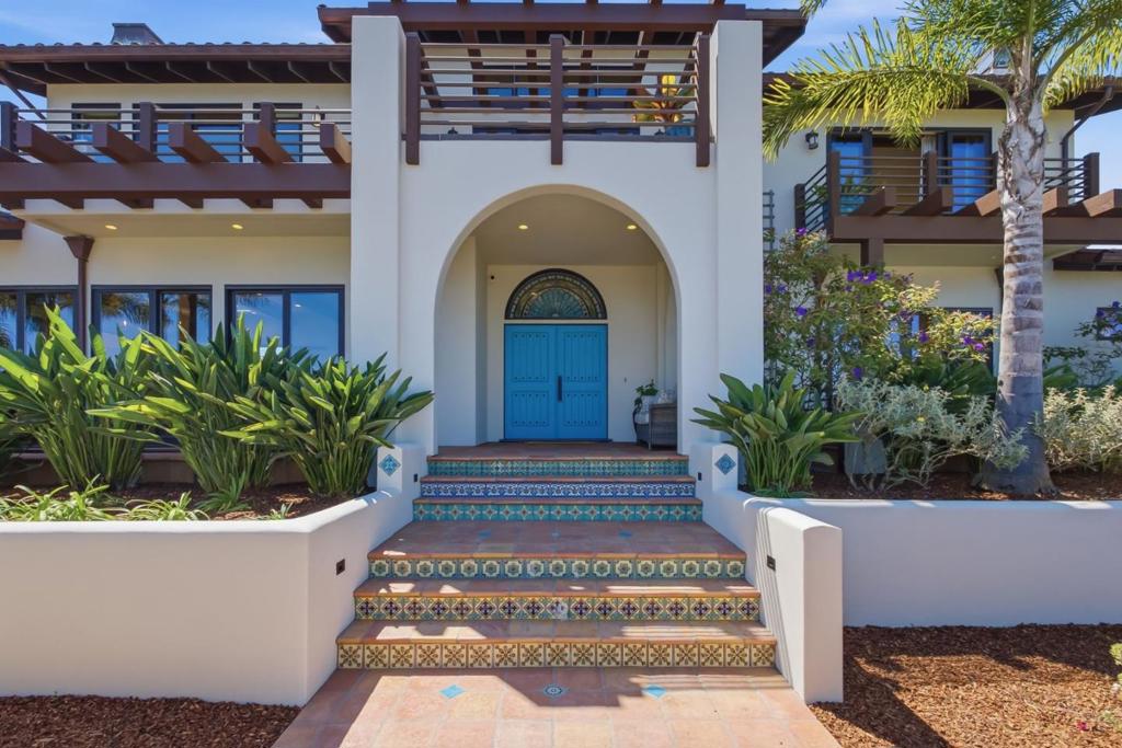 506 W Cliff Drive