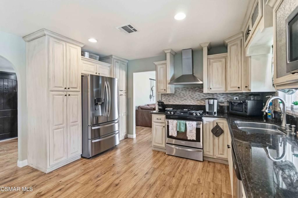 Photo of 2034 Guerne Avenue, Simi Valley, CA 93063 (MLS # 226001125)