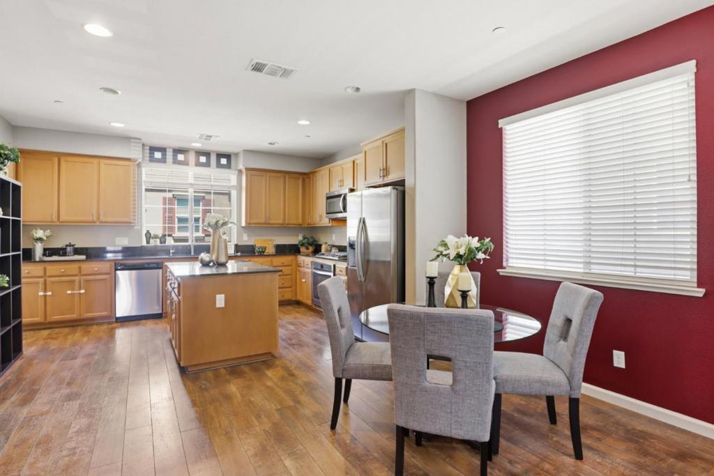 57 Regency Place