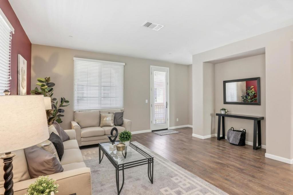 57 Regency Place