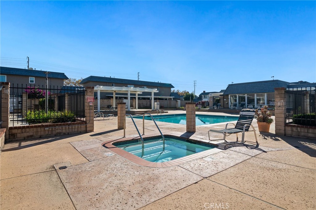 Lake Forest Townhomes (LF) - Residential