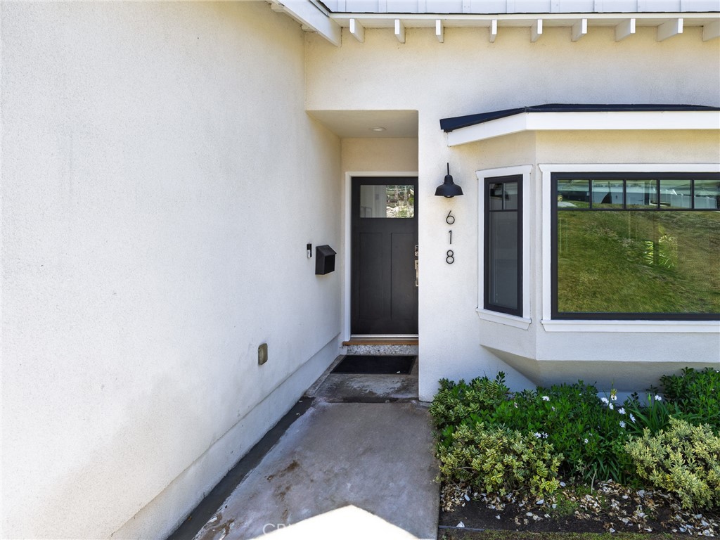 618 W Elm Avenue