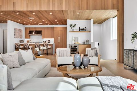 Photo of 611 Broadway Street, Venice, CA 90291 (MLS # 26831925)