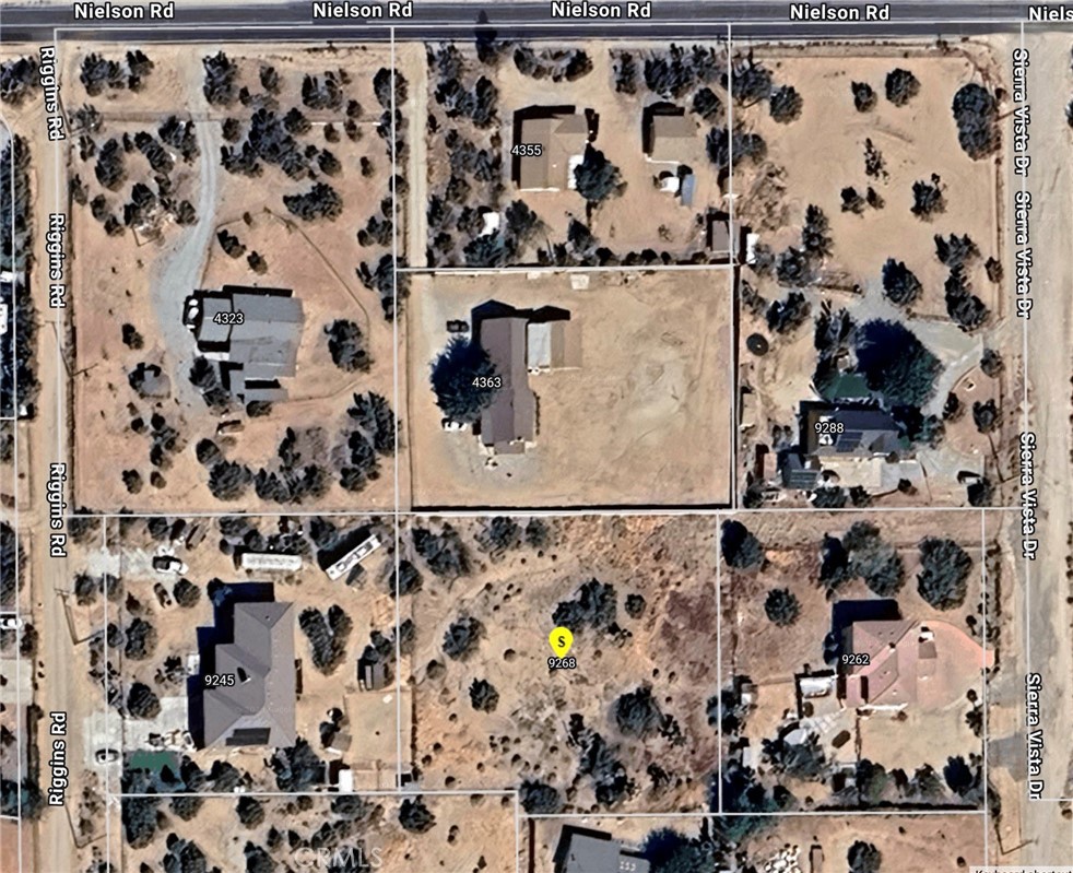 Very well situated 1 acre of land, close to main roads, with all services close to it Natural Gas, Water, Electricity and Internet.
Elementary, Meddle and High School are close to the land.
This property land is located behind the 9262 House, it has an ample entrance (Driveway) if you need to get it with a Mobil Home or start a new construction, many posiblities to build a new home or to keep it as investment.
this lot is Fenced with chain fence in 3 areas, the 4th has a block wall.
To get to this lot it is very easy by paved roads, only at the entrance at Sierra Vista is dirt, but ony need to drive les than 200 feet.
Nice and quiet environment, great neighborhood.