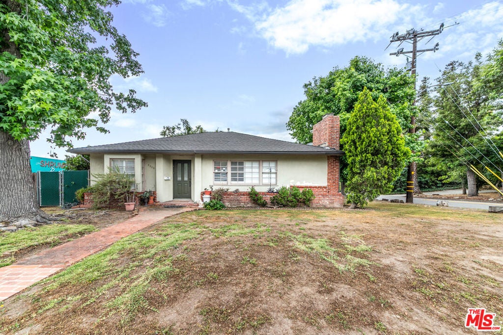 2208 New York Drive